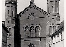 Schwarz-Weiß Foto der Synagoge von Homburg